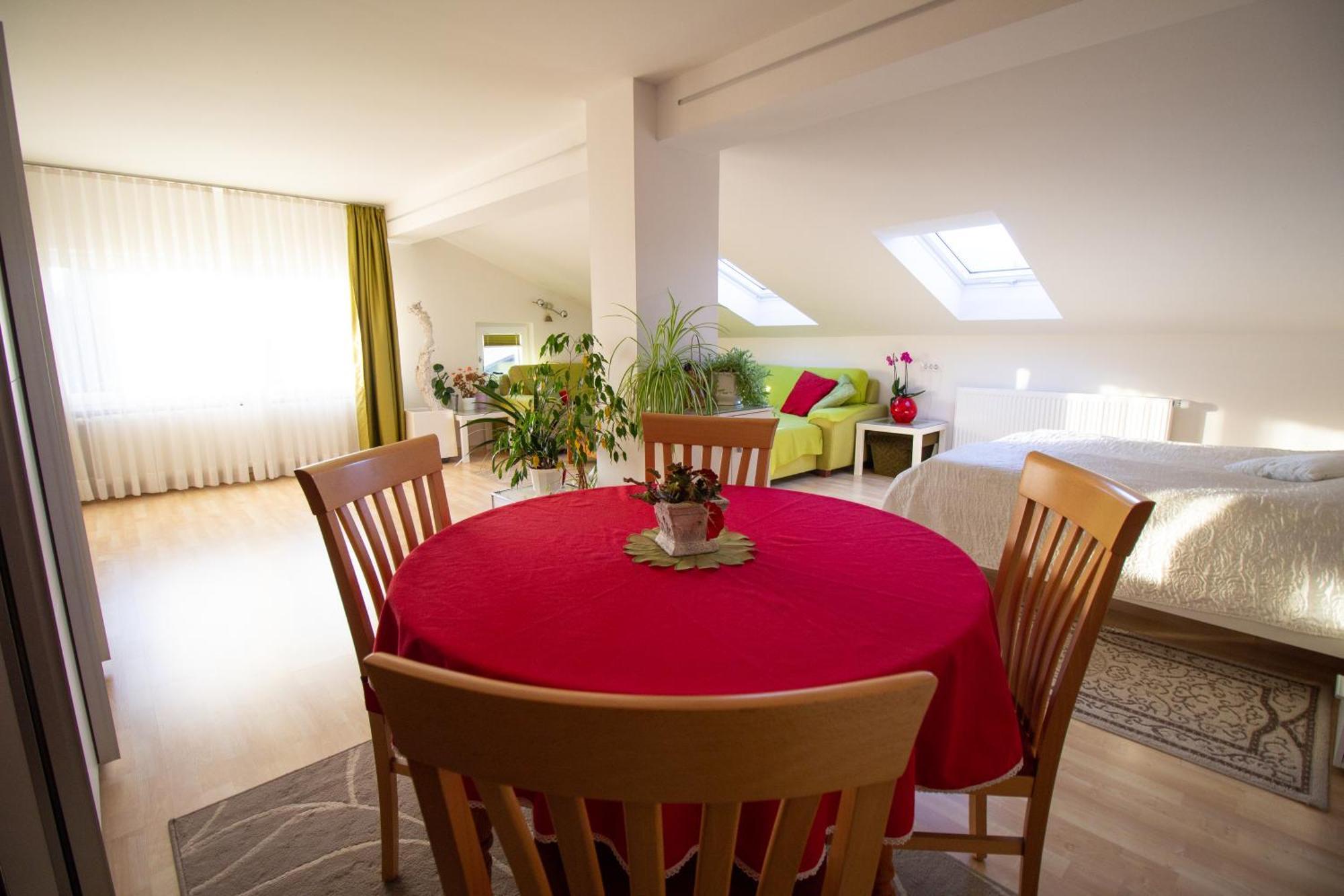 Garden Apartments Jansa Radovljica Δωμάτιο φωτογραφία